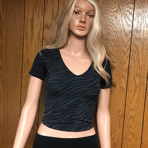 Lululemon" Nulu Cropped Slim Yoga Short Sleeve-Le Tigre Camo Deep Coal Multi - Picture 5 of 16